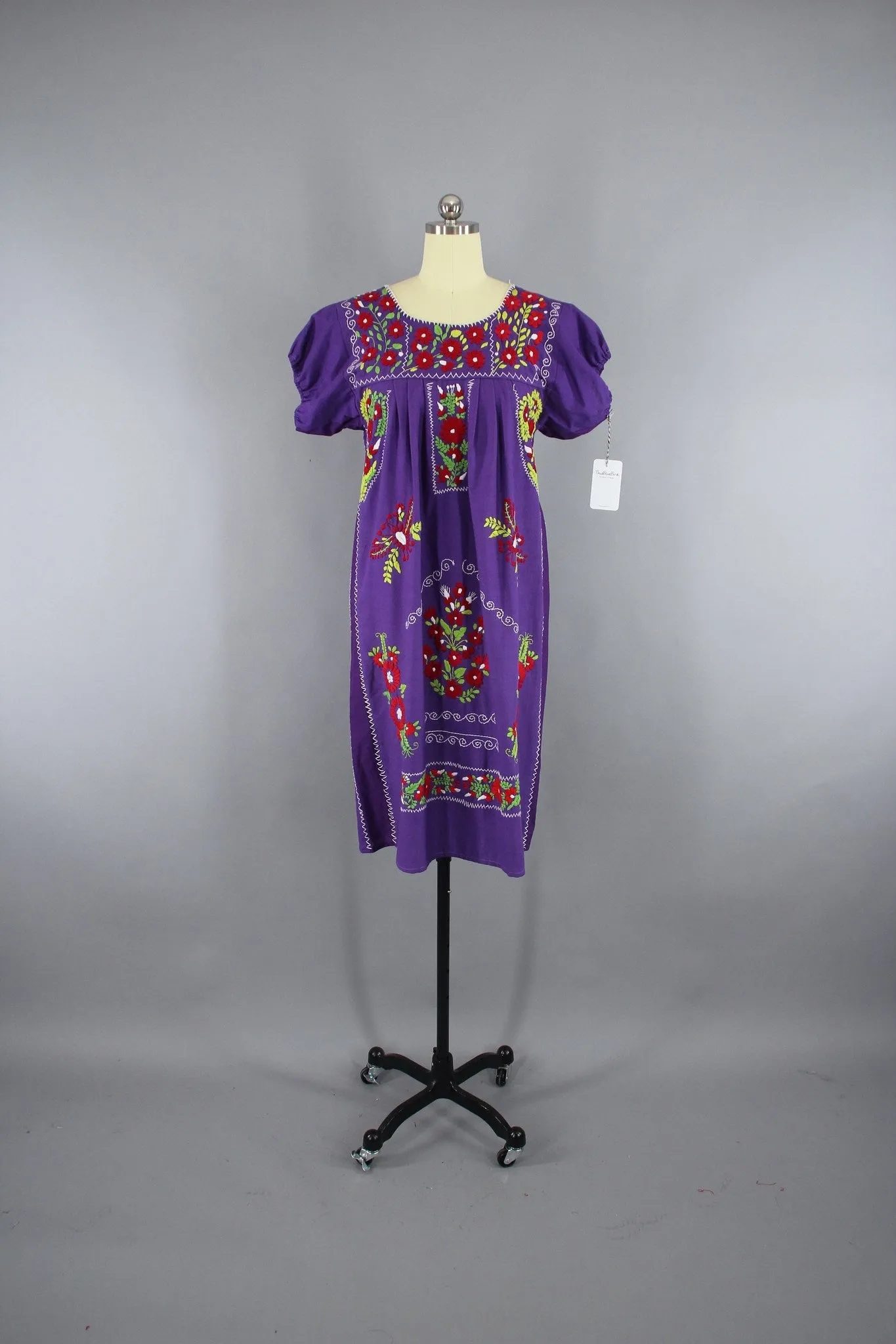 1970s Vintage Purple Mexican Oaxacan Embroidered Huipil Caftan Dress