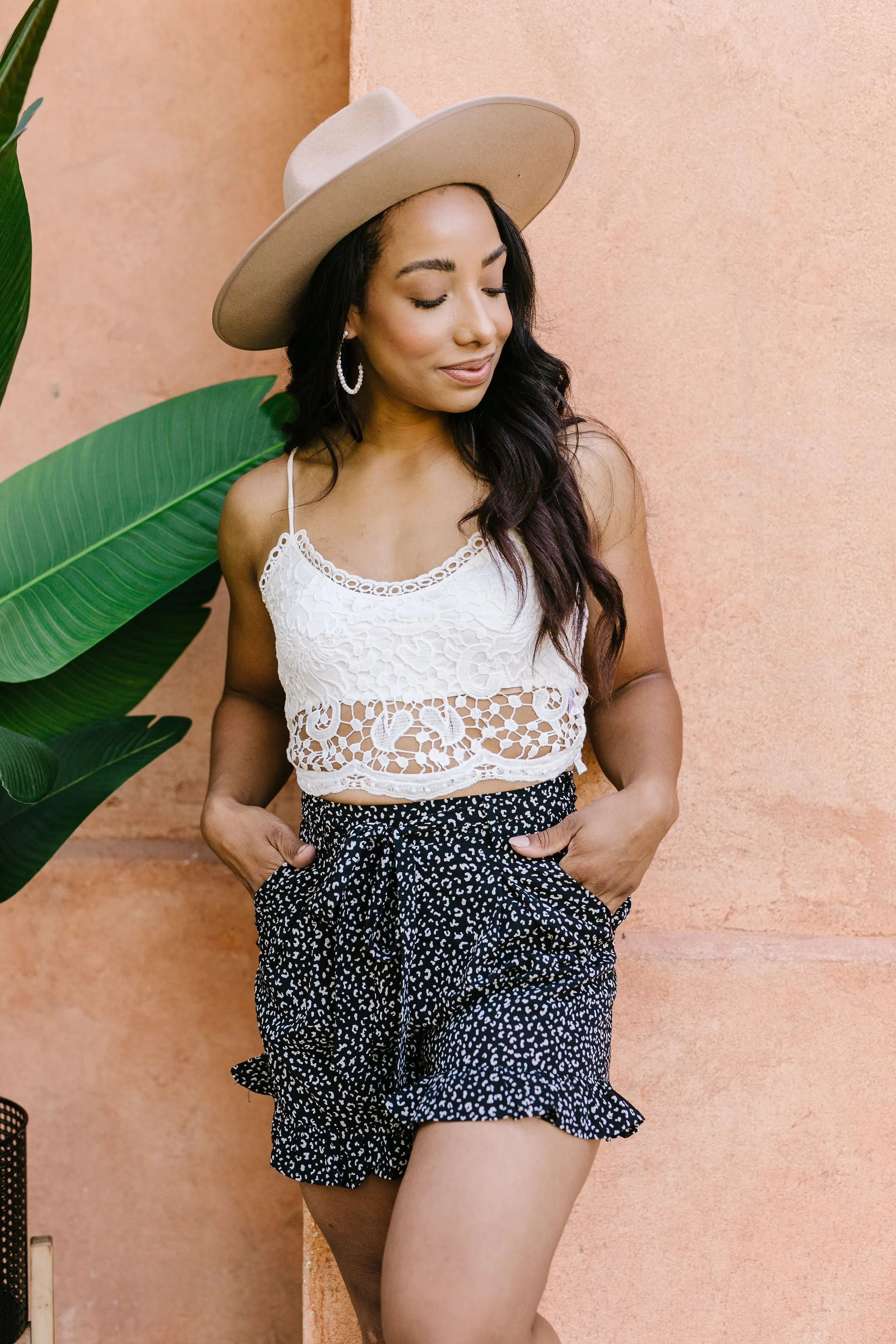 Short Leash Ruffled Shorts In Black