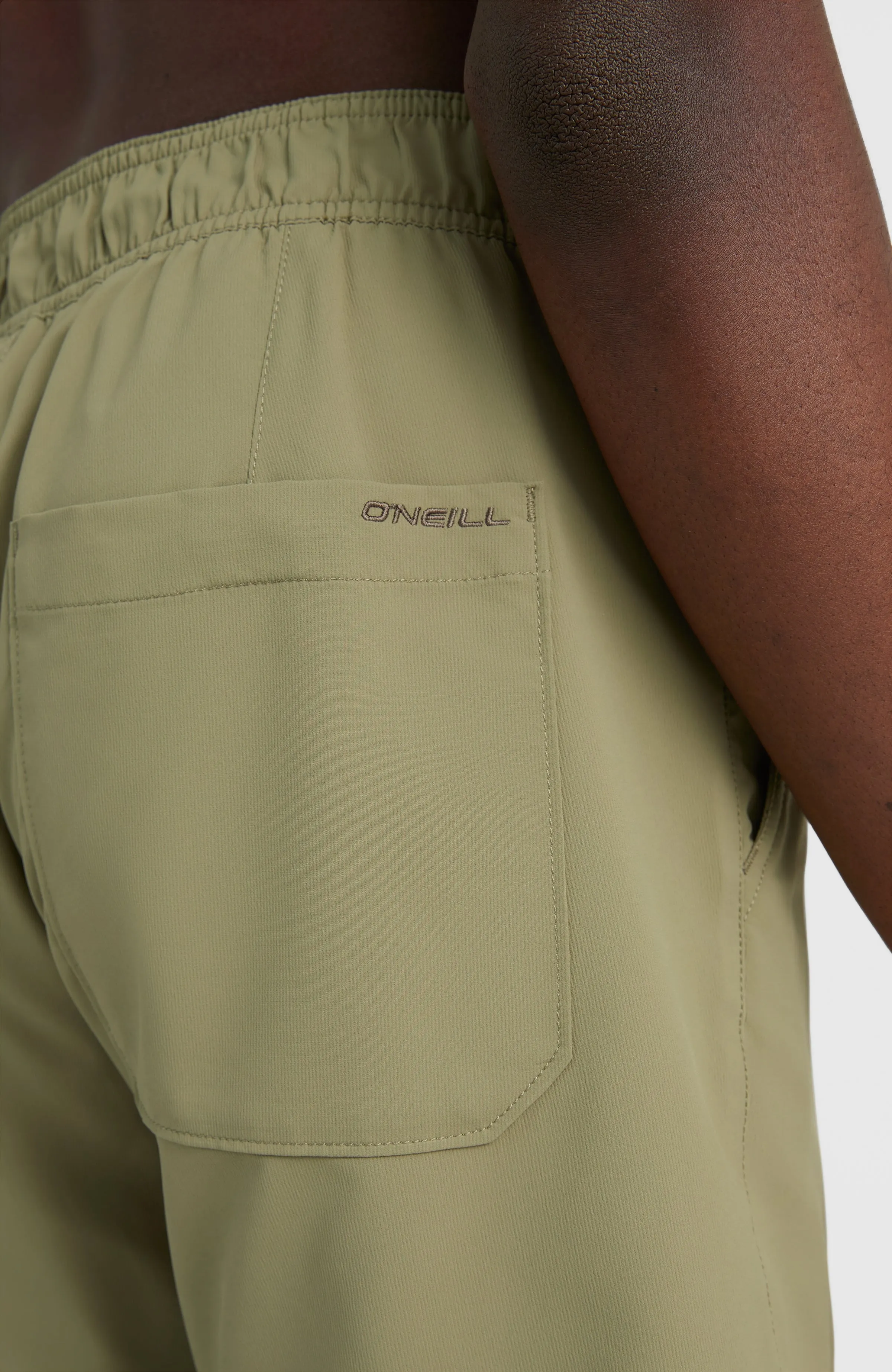 Utility 17'' Hybrid Shorts | Deep Lichen Green