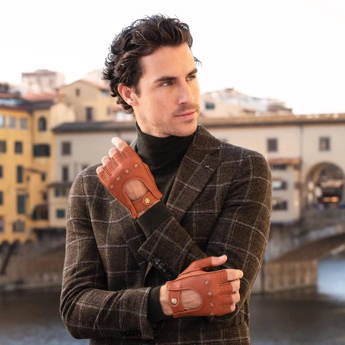 Vincenzo (brown): fingerless Italian driving gloves made of American deerskin leather